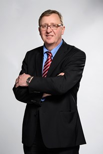 Technischer Geschäftsführer: Dr. Ing. Adolf Schweer Technischer Geschäftsführer: Dr. Ing. Adolf Schweer
